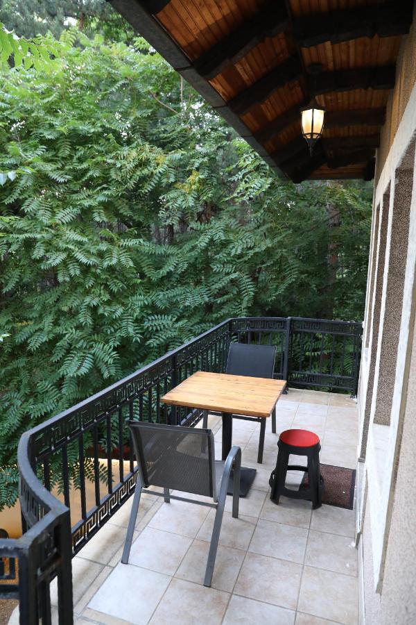 City Park Hostel Pristina Exterior photo
